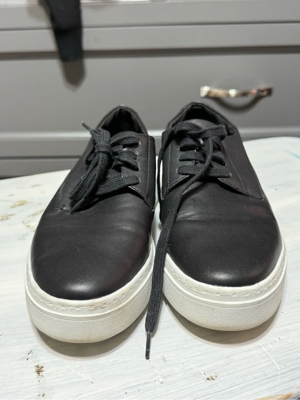 Pretty Eileen Fisher black sneakers size 7